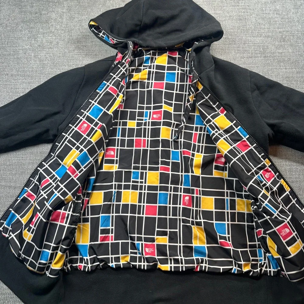 The North Face Reversible Hoodie Jacket Small Black Multi Color Geometric‎
